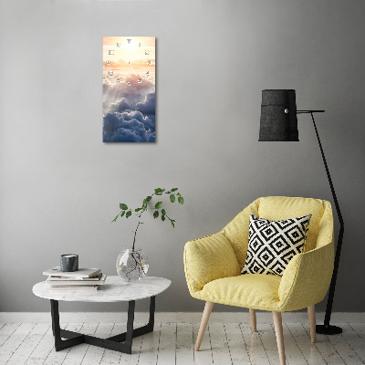 Glazen klok rechthoekige Vliegen boven de wolken