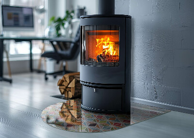 Halfronde plaat onder houtkachel Veelhoekige patronen op het web