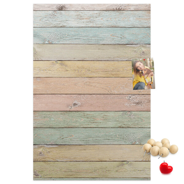 Memobord van kurk in rustieke pastelkleuren