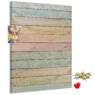 Memobord van kurk in rustieke pastelkleuren
