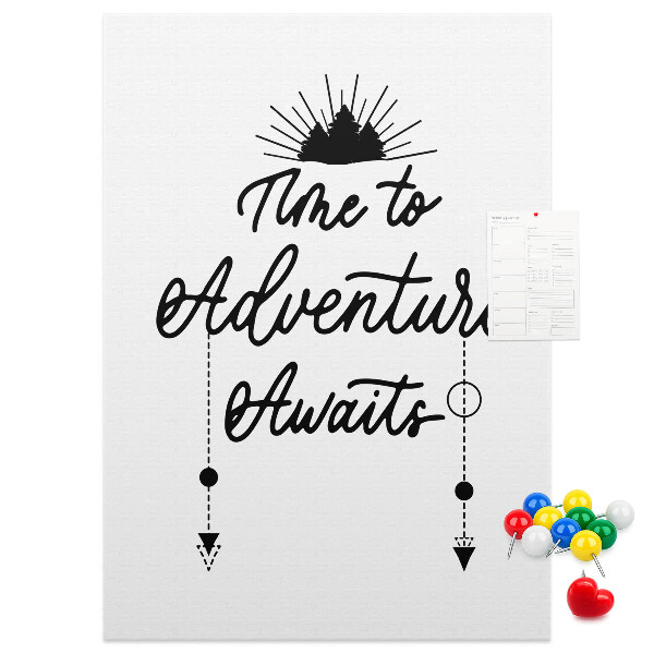 Kurk prikbord met een inspirerende inscriptie over avontuur