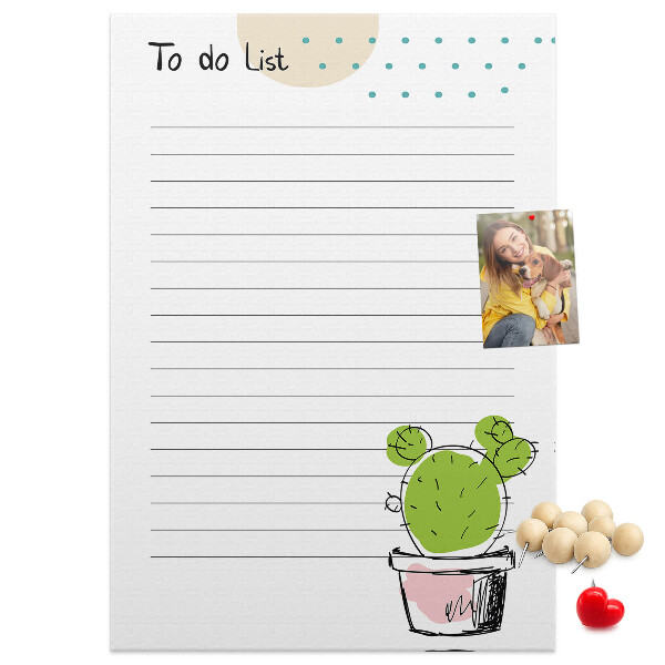 Kurken memobord met een cactus in een pot als to-do-lijst