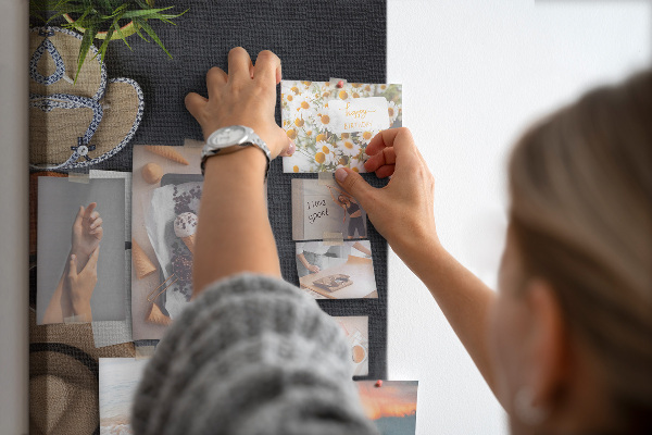 Memobord van kurk stijlvolle indeling met natuurlijke accenten