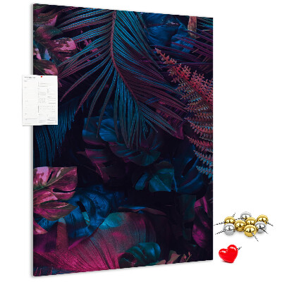 Kurken prikbord met een mysterieuze bosprint in intense kleuren
