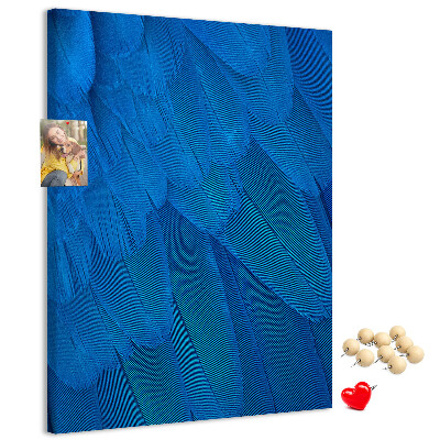 Kurken memobord met de afbeelding Blauwe veren in het zachte licht