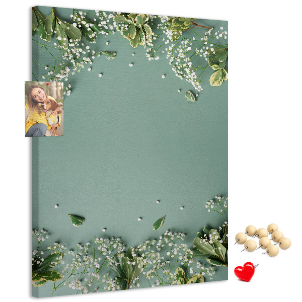Kurk bedrukken met een groene achtergrond voorzien van delicate bloemen en bladeren