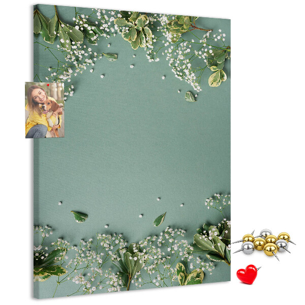 Kurk bedrukken met een groene achtergrond voorzien van delicate bloemen en bladeren