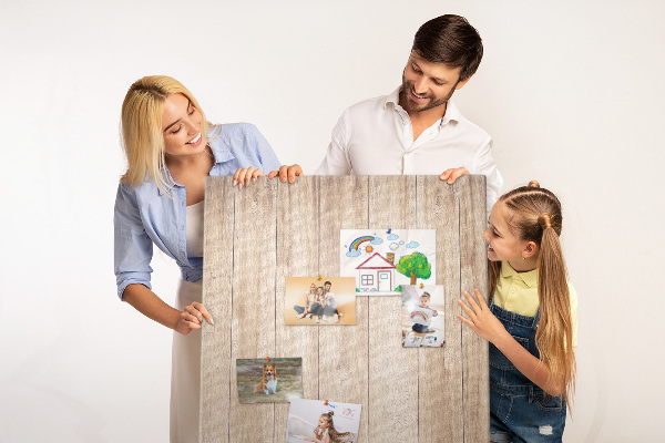 Kurken prikbord met natuurlijke houten plankendessin