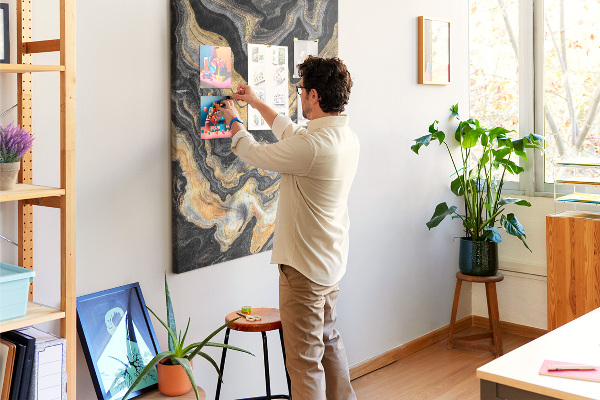 Kurk met print abstracte marmergolven in goud en zwart