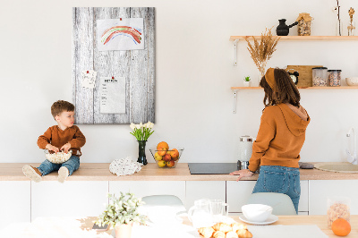 Memobord van kurk in grijstinten met een houtlook