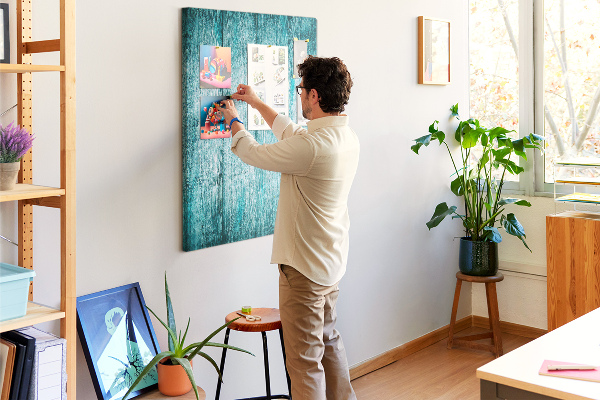 Kurk bedrukken zonnige blauwe houten planken op de achtergrond