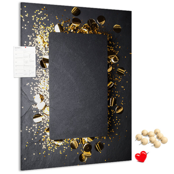 Kurk bedrukken met gouden en zilveren accenten op een zwarte achtergrond