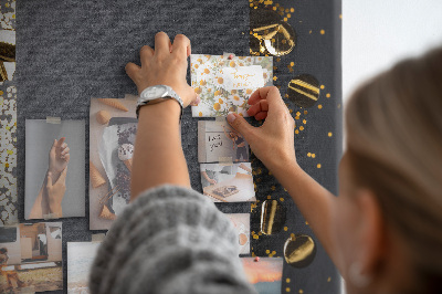 Kurk bedrukken met gouden en zilveren accenten op een zwarte achtergrond