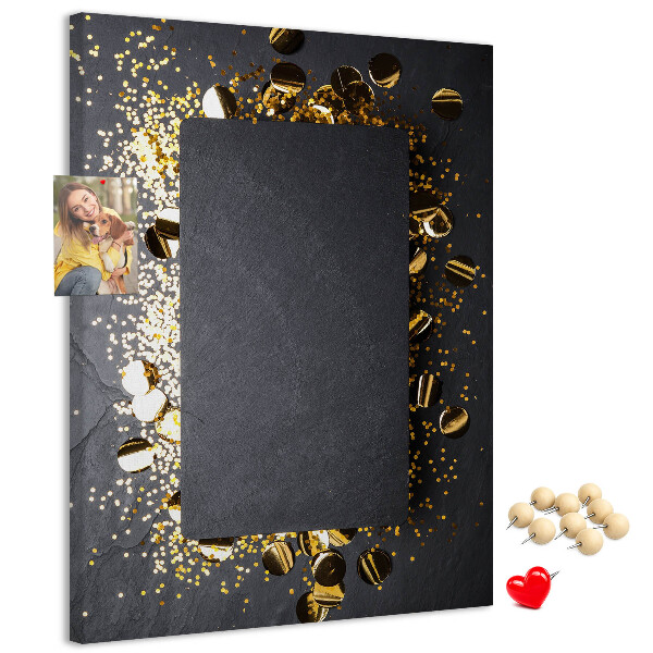 Kurk bedrukken met gouden en zilveren accenten op een zwarte achtergrond