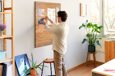Kurken prikbord met een natuurlijke houten uitstraling in warme tinten