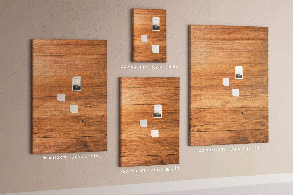 Kurken prikbord met een natuurlijke houten uitstraling in warme tinten