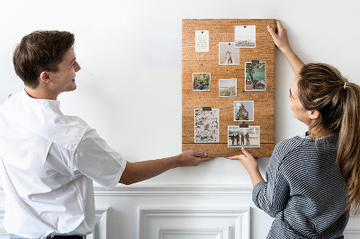 Kurken prikbord met een natuurlijke houten uitstraling in warme tinten