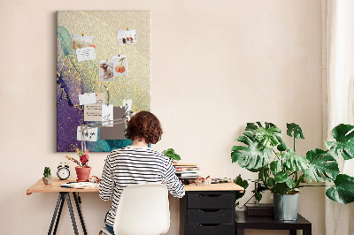 Kurken prikbord met abstract patroon en paarse accenten