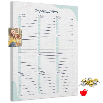 Kurk memobord maandplanner met kleurrijke accenten