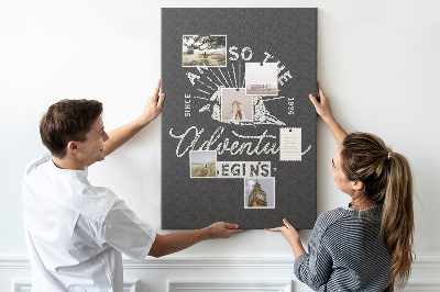 Kurken memobord met vintage bergen en avontuur thema