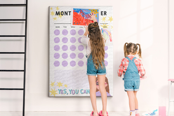 Kurk bedrukken maandplanner met gekleurde stippen