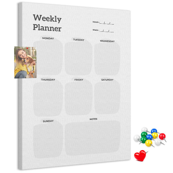 Weekplanner met lege velden bedrukt op kurk