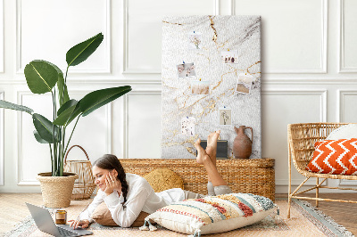 Prikbord van kurk in elegant marmer met gouden aderen