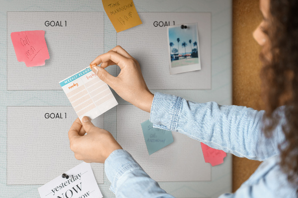Kurk prikbord met chevron-ontwerp voor doelplanning