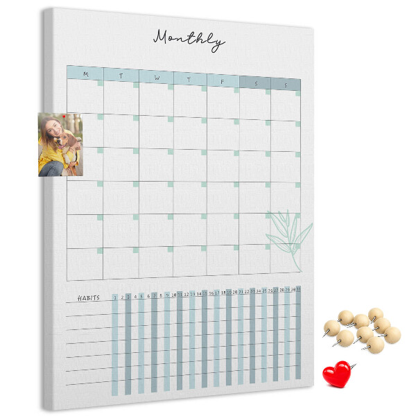 Kurken memobord met maandelijkse planning en bloemenprint