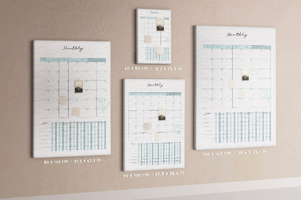Kurken memobord met maandelijkse planning en bloemenprint