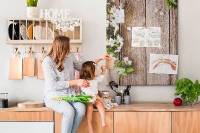 Kurk met print bloemen op een achtergrond van houten planken