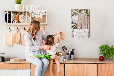 Kurk met print bloemen op een achtergrond van houten planken