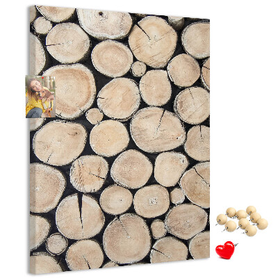 Kurken memobord met houten frame in een natuurlijke opstelling