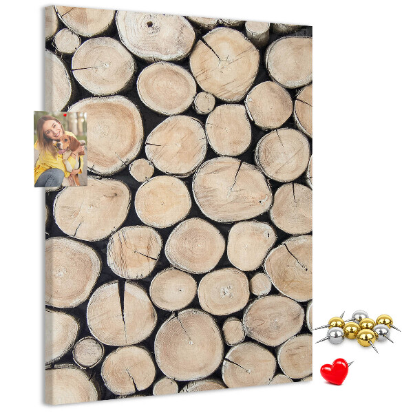 Kurken memobord met houten frame in een natuurlijke opstelling