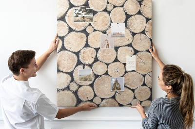 Kurken memobord met houten frame in een natuurlijke opstelling