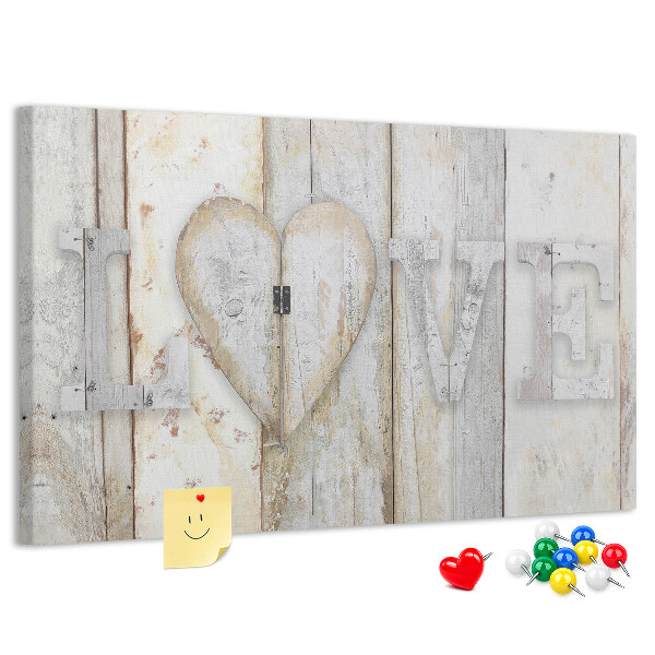 Kurk prikbord met houten plaquette met het woord 'liefde'