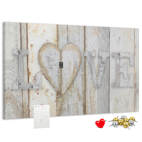 Kurk prikbord met houten plaquette met het woord 'liefde'