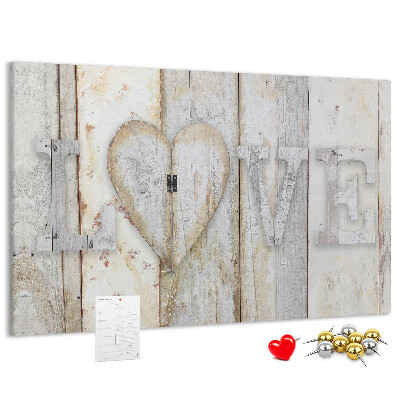 Kurk prikbord met houten plaquette met het woord 'liefde'