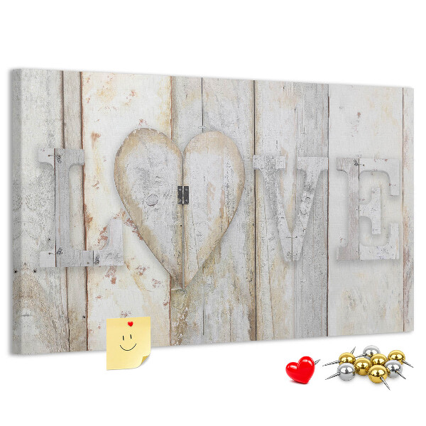 Kurk prikbord met houten plaquette met het woord 'liefde'