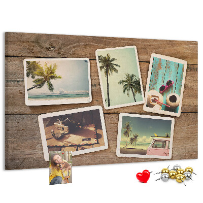 Kurkbord met souvenirfoto's van een tropische vakantie