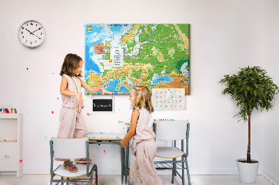 Kurk prikbord met een kaart van Europa en geografische aanduidingen