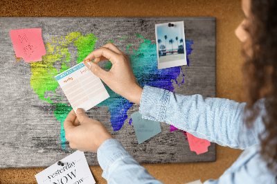 Prikbord kleurrijke wereldkaart op een grijze achtergrond
