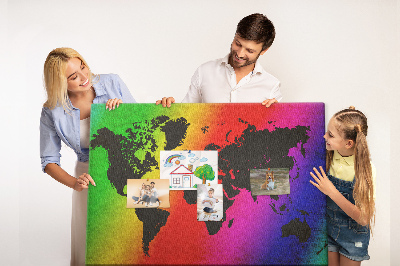 Kurkbord wereldkaart in regenboogkleuren