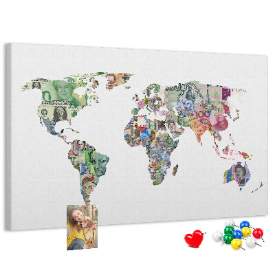 Kurkbord met een wereldkaart van bankbiljetten