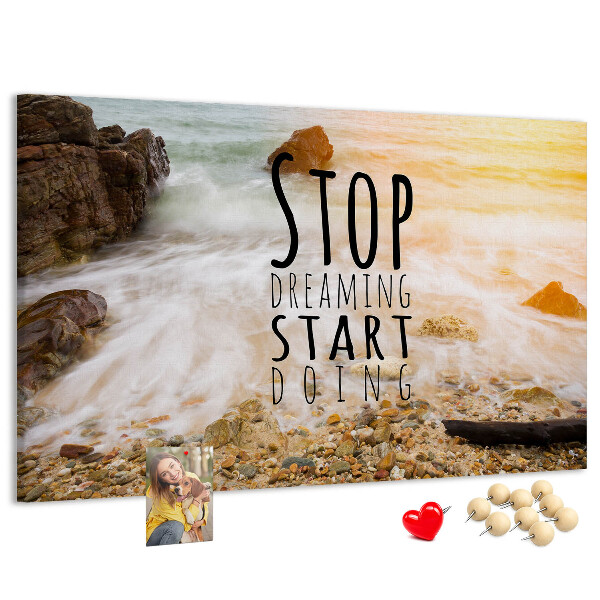 Kurk prikbord met een motief dat inspireert tot activiteiten aan zee