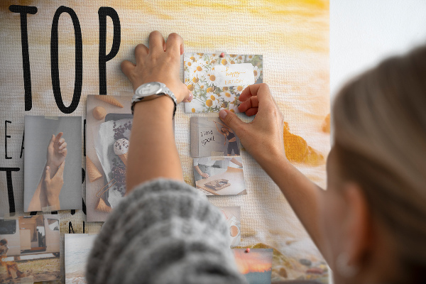 Kurk prikbord met een motief dat inspireert tot activiteiten aan zee