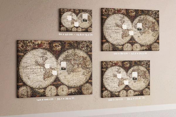 Kurkbord met een kaart van de oude wereld en geografische details