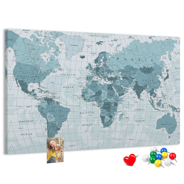 Prikbord wereldkaart in verschillende blauwtinten
