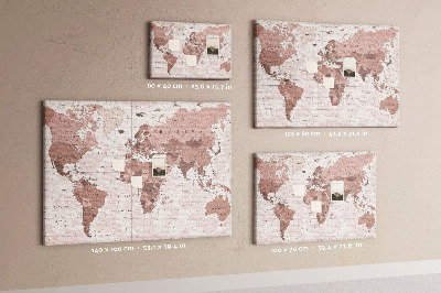 Kurkbord wereldkaart in verschillende tinten roze