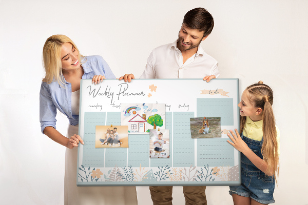 Prikbord met bloemenpatroon op het weekplan